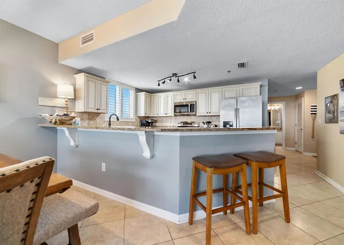 Club C-310 New-beachfront-views-exquisite-sleeps 8 Full Service Resort- Apartment