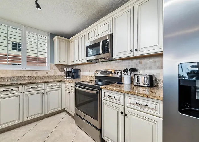 Club C-310 New-beachfront-views-exquisite-sleeps 8 Full Service Resort- Gulf Shores